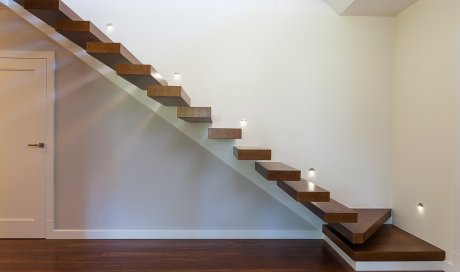  Réalisation escalier droit en bois de hêtre sur mesure - Fréjus - JC Menuiserie-Ébénisterie